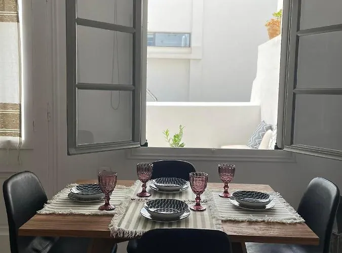 Konstantza's Elegant Apartment