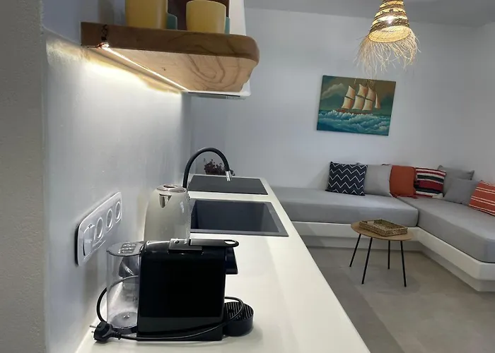 Konstantza's Elegant Apartment *